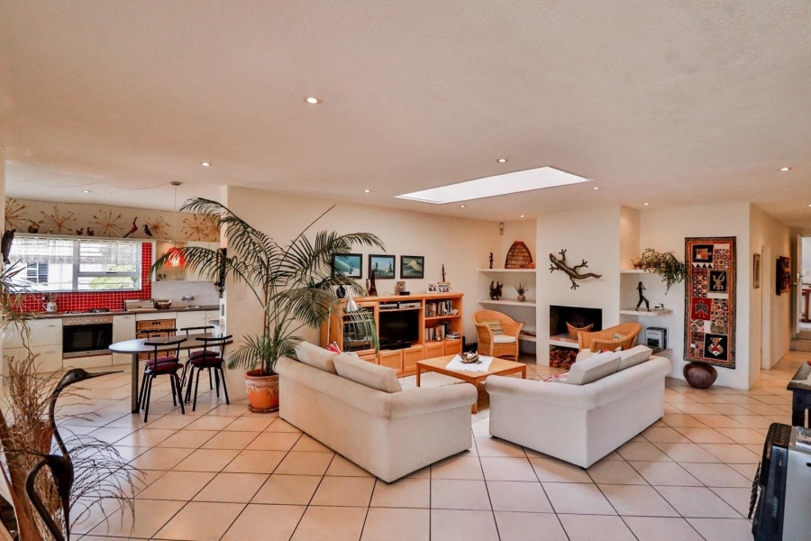 6 Bedroom Property for Sale in De Kelders Western Cape